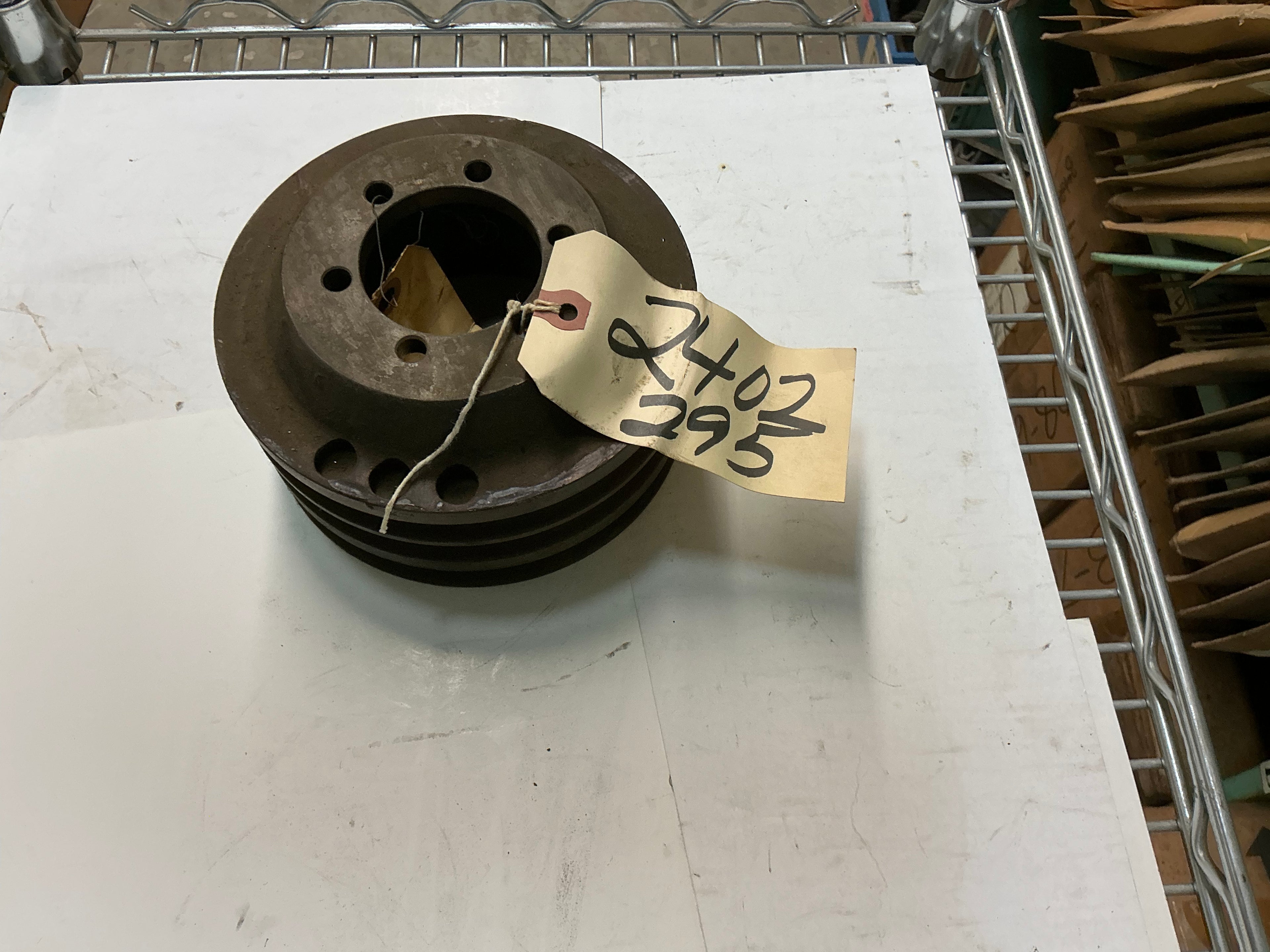 2402295 - 3 groove crankshaft pulley cast iron 1957-1968 Poly 318 H/D - 1957-68 Poly 318