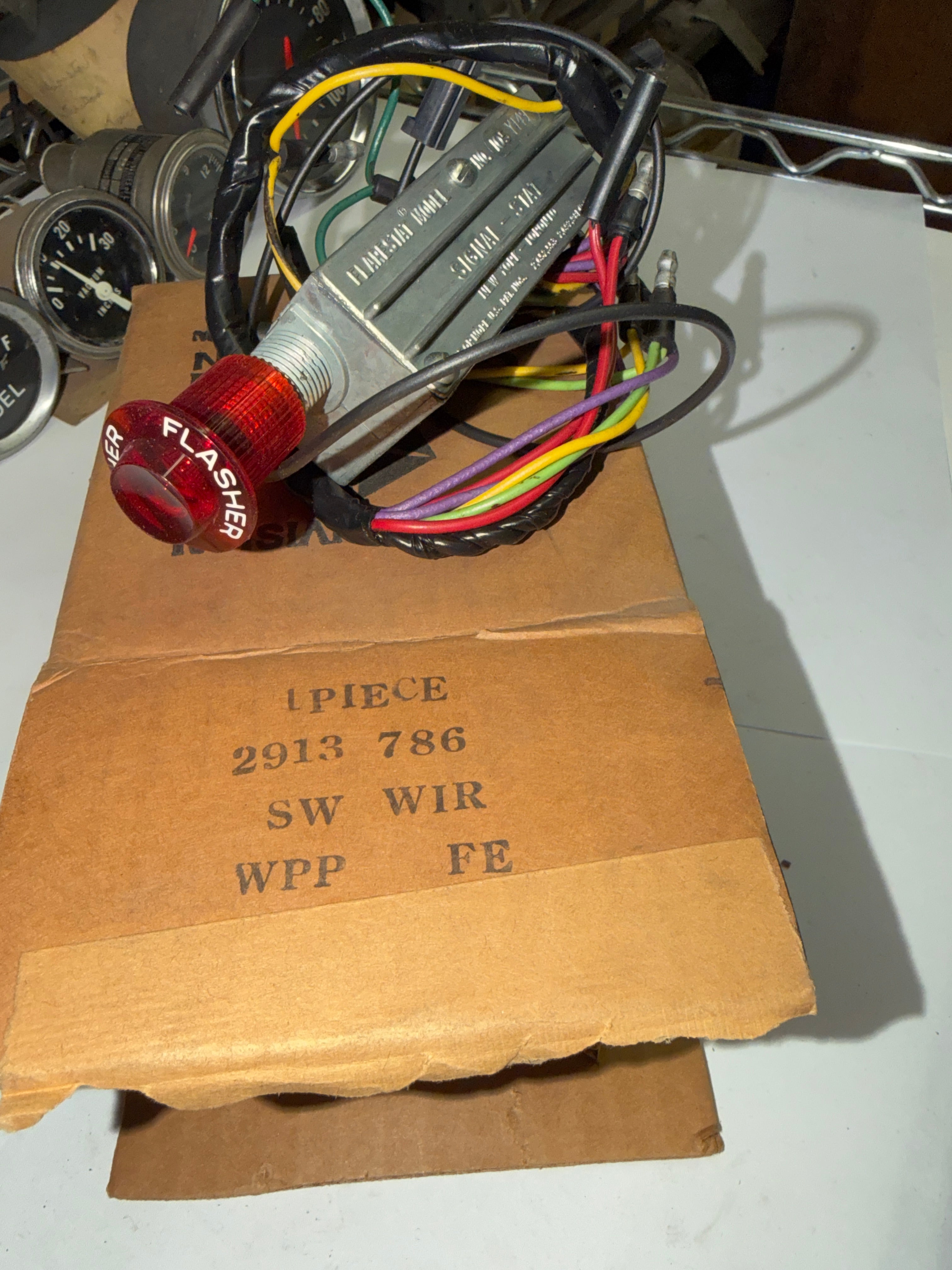 D/W/P 1969-73 hazard light switch D/W/P 400-800, Med/HD Truck - 1969-73 D/W/P/ HD TRK