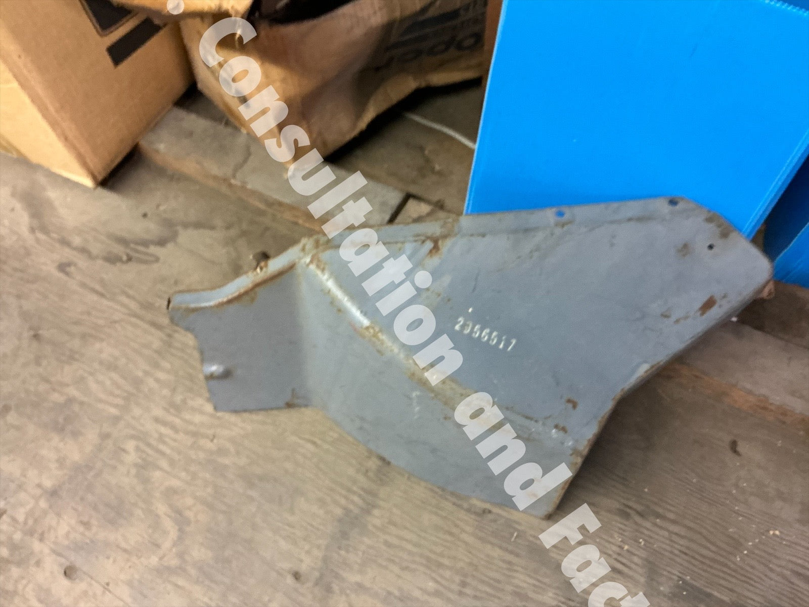 2956517 - left front inner wheel house shield b van 71-77