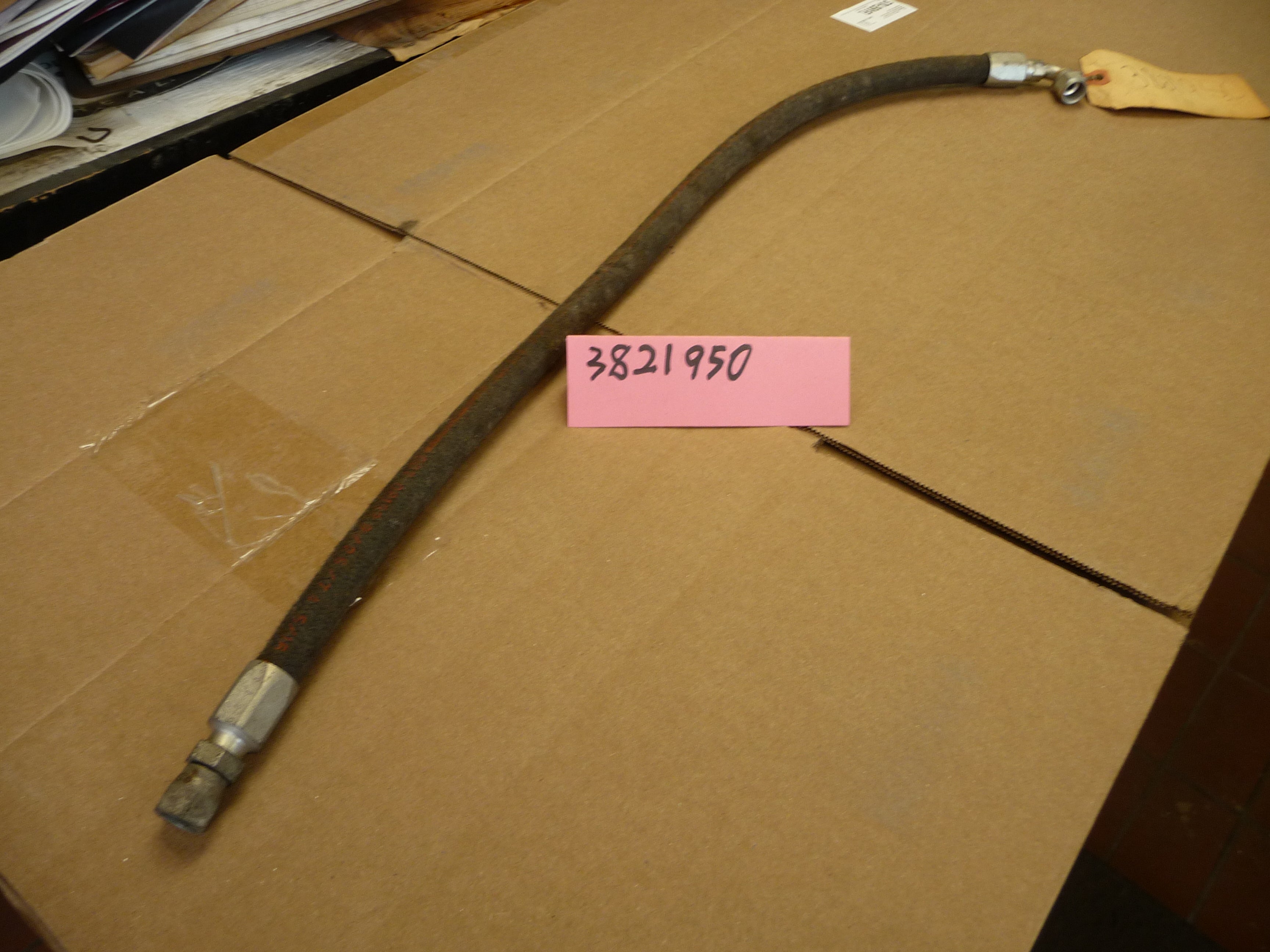 Power steering hose, control valve to power steering cylinder, rear port, CN-CNT 800, 900, 1975
