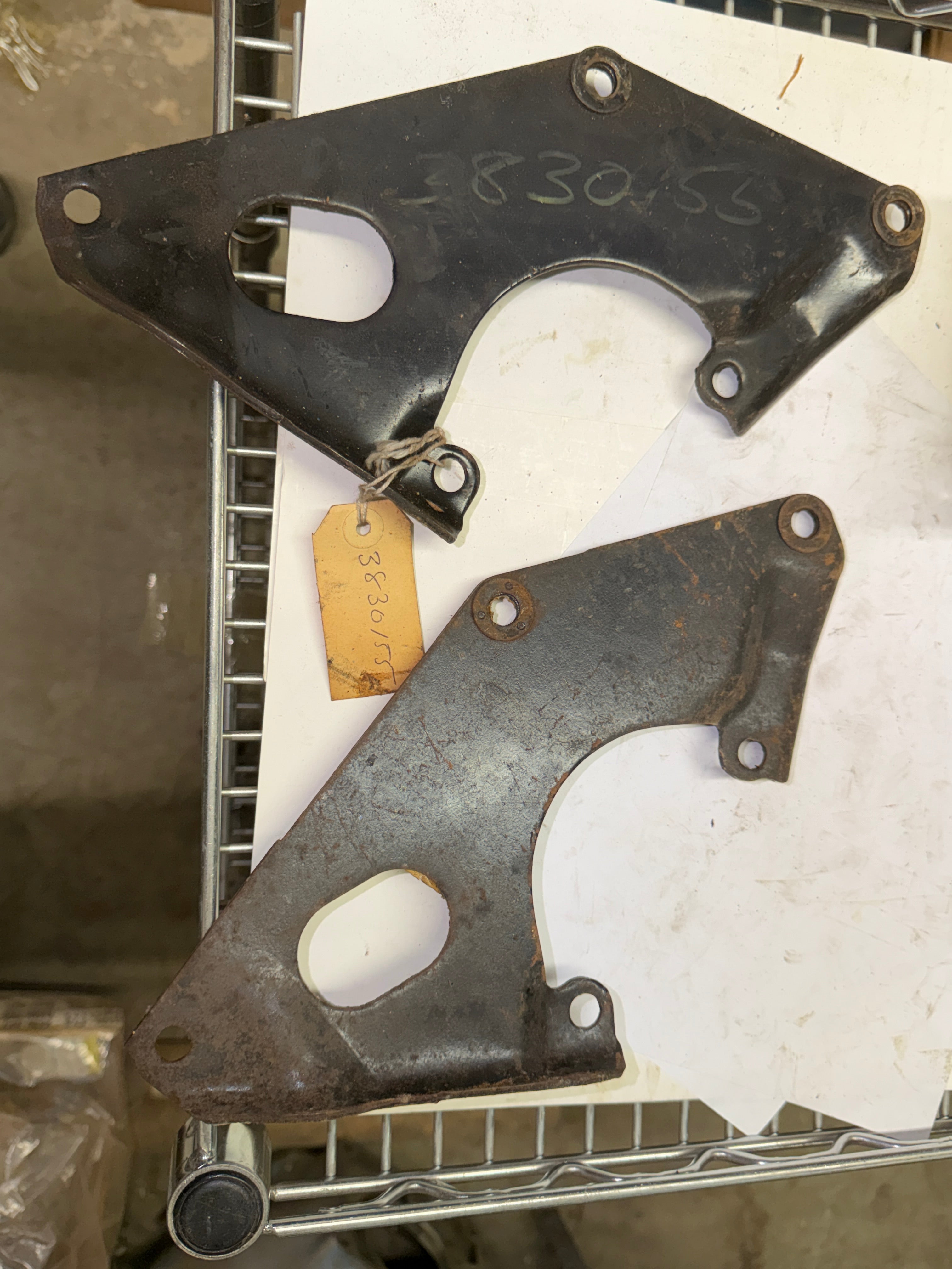 3830155 - RV2 AC Mount LA Engine 1970-1981 ALL - 1970-1981 LA Engine All
