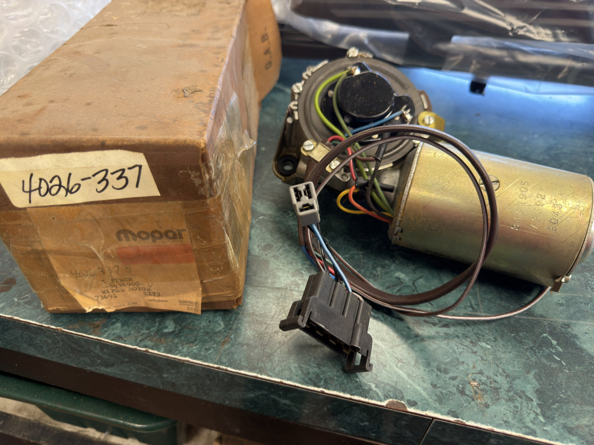 NOS Mopar 4026337 3-Speed Windshield Wiper Motor - 1973-74 A-Body Dart / Valiant / Duster