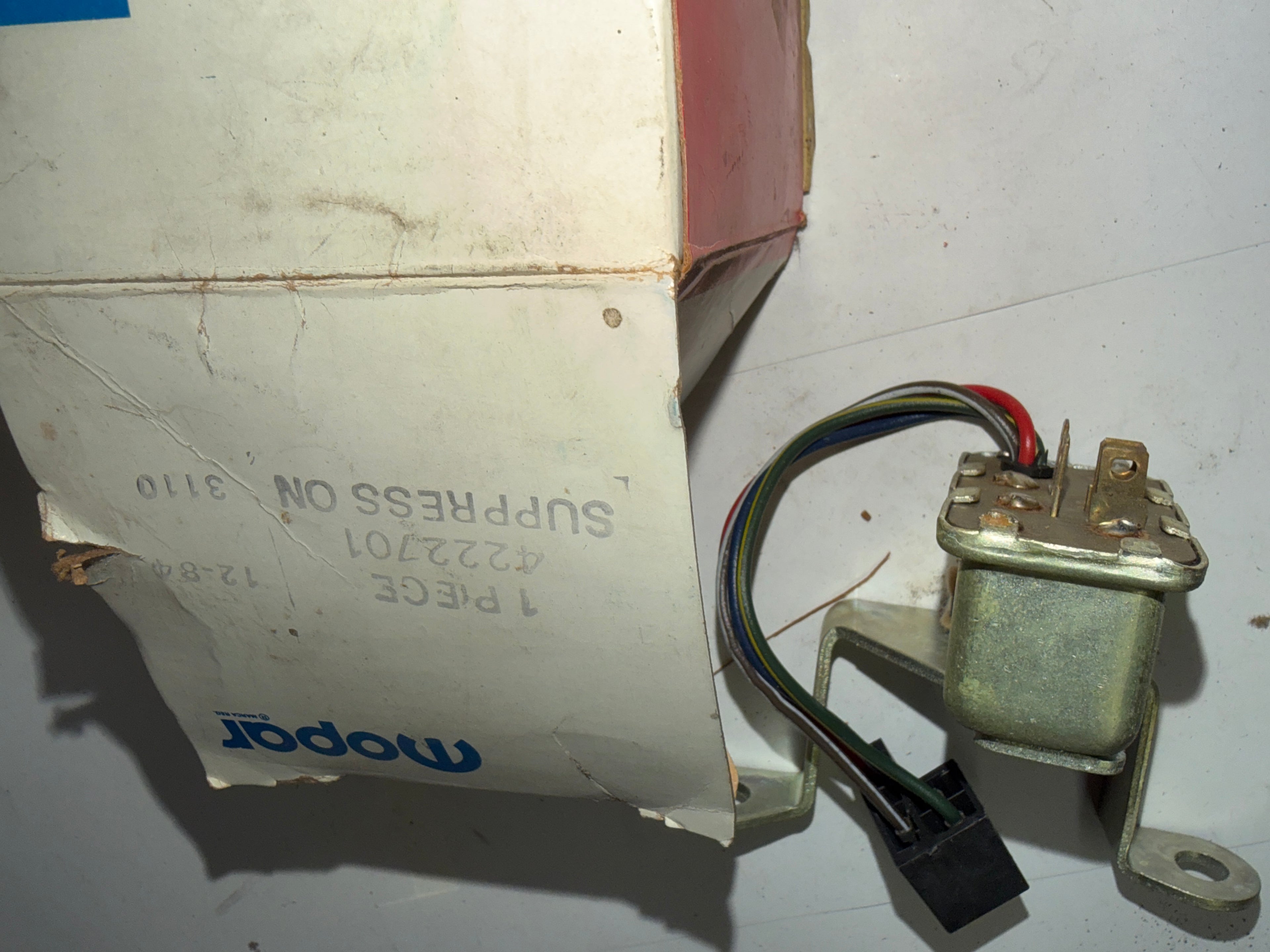windshield wiper relay 1979-84 Passenger car - 79-84 passenger car