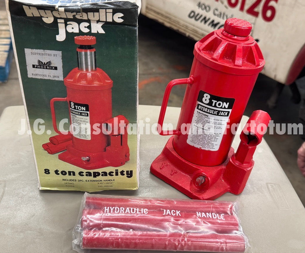 Vintage 1970s 8 ton bottle jack. New in Box. Phoenix Brand