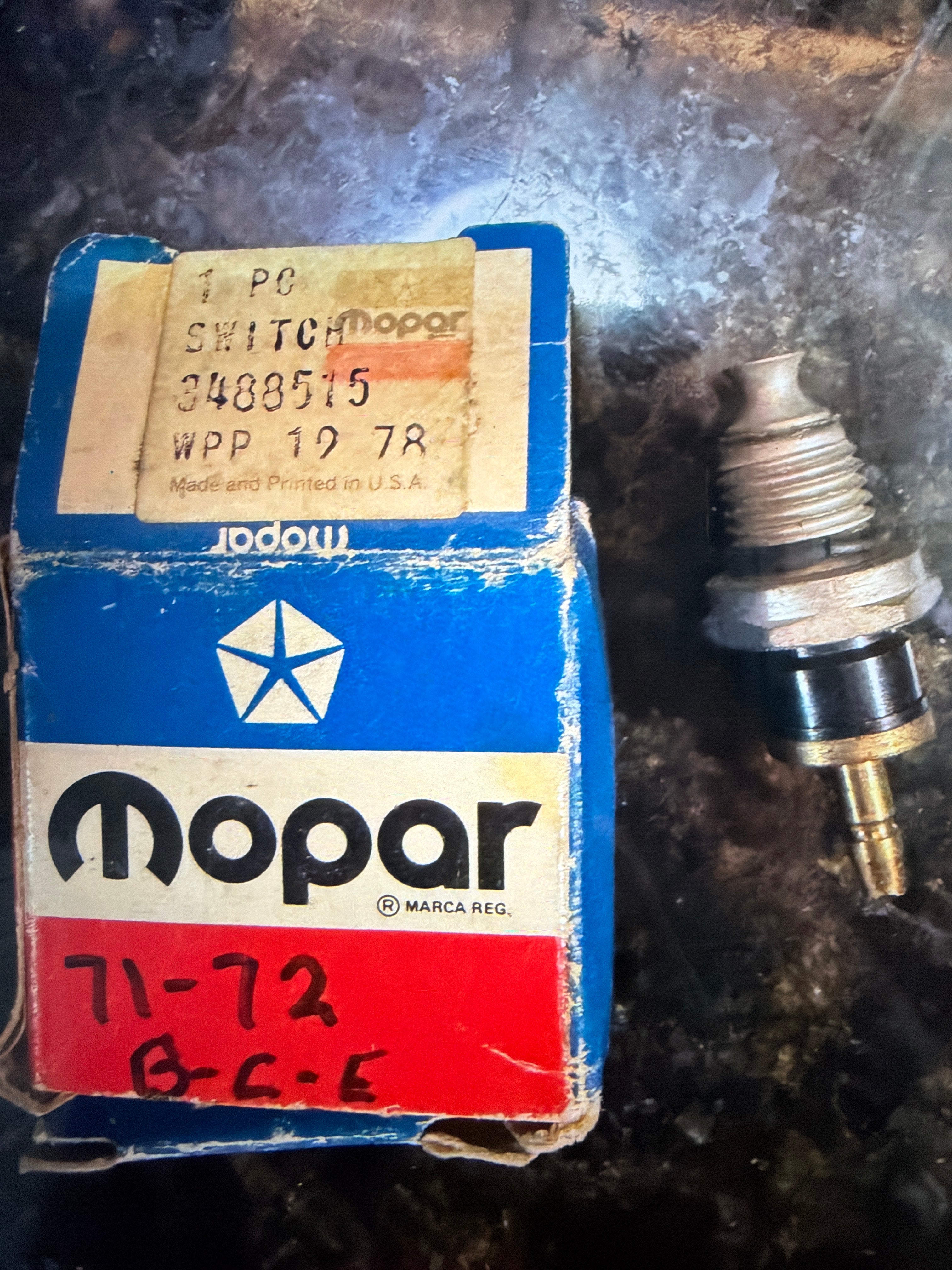 3488515 NOS brake lamp indicator switch for 71-72 Dodge, Plymouth, Chrysler with drum brakes