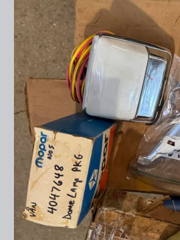 4047648 dome lamp pkg, NOS